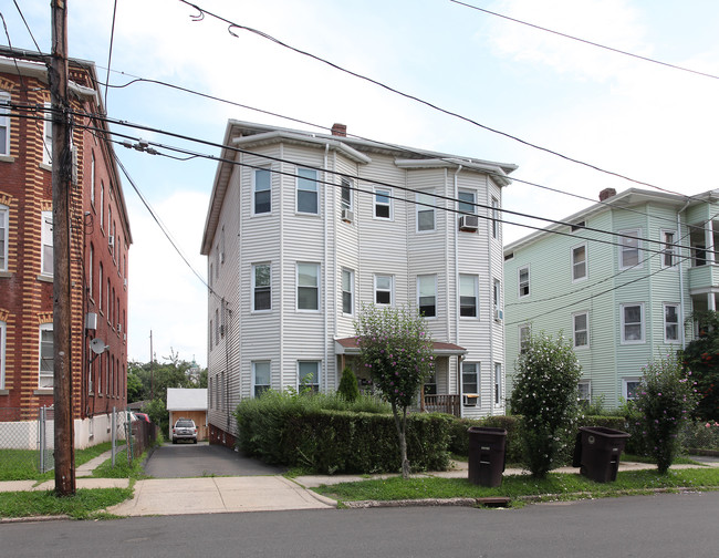 163 Grove St in New Britain, CT - Building Photo - Building Photo