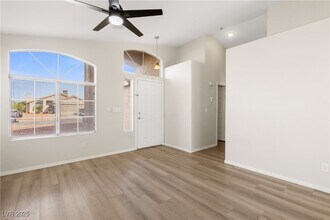 917 Blue Arroyo Dr in Henderson, NV - Building Photo - Building Photo