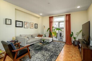 207 Shearwater Ct W in Jersey City, NJ - Building Photo