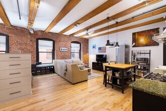 21 Wormwood St in Boston, MA - Building Photo - Building Photo