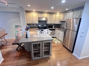 2950 Dean Pkwy in Minneapolis, MN - Building Photo - Building Photo