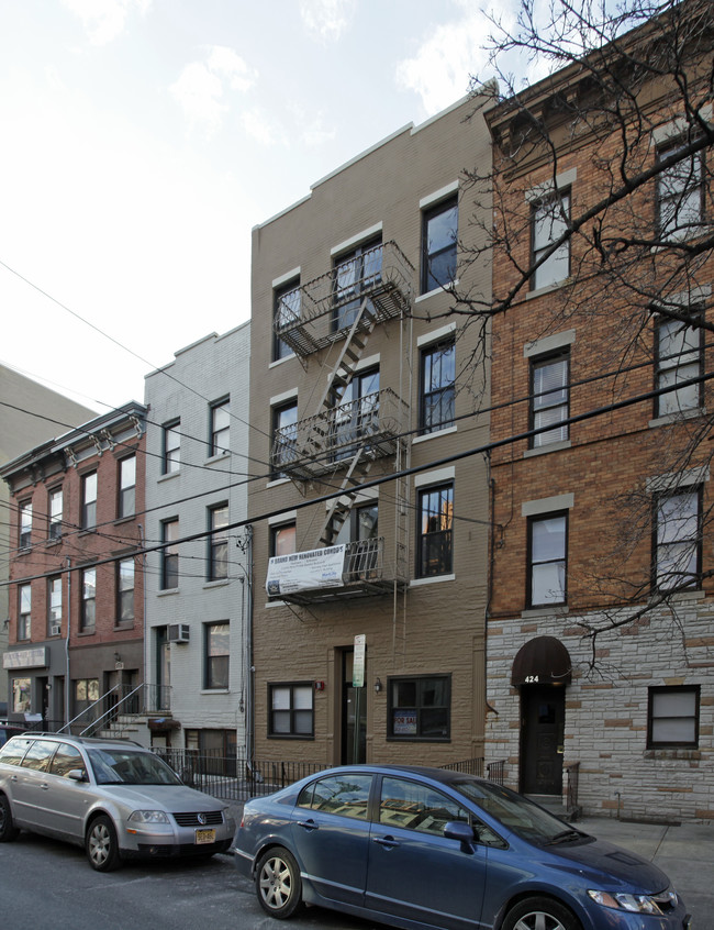 422 Bloomfield St in Hoboken, NJ - Building Photo - Building Photo