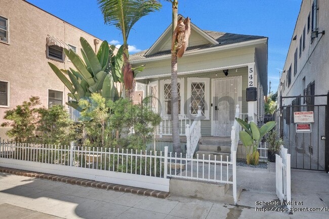 property at 542 Magnolia Ave