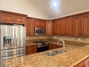 23351 Park Sorrento in Calabasas, CA - Building Photo - Building Photo