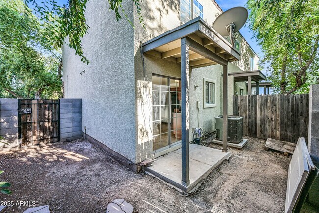 2243 W Morten Ave in Phoenix, AZ - Building Photo - Building Photo