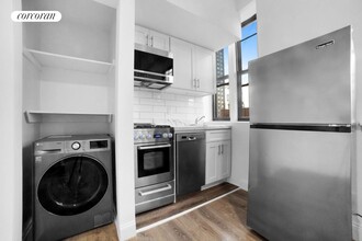 500 E 73rd St in New York, NY - Building Photo - Building Photo