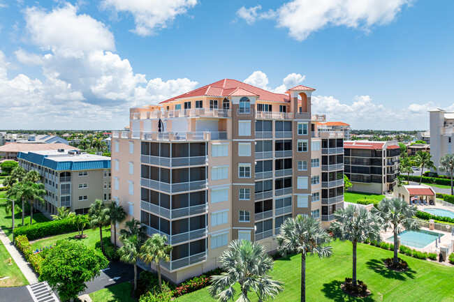 Vista del Sol in Marco Island, FL - Building Photo - Building Photo