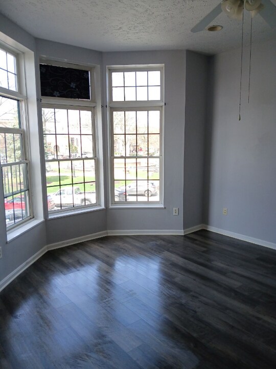 140 Middle Ave in Elyria, OH - Building Photo