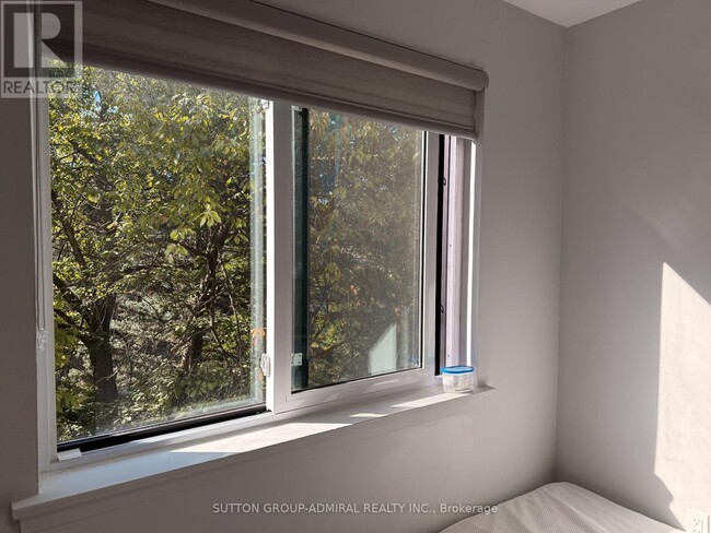 25 Pebble Byway in Toronto, ON - Building Photo - Building Photo