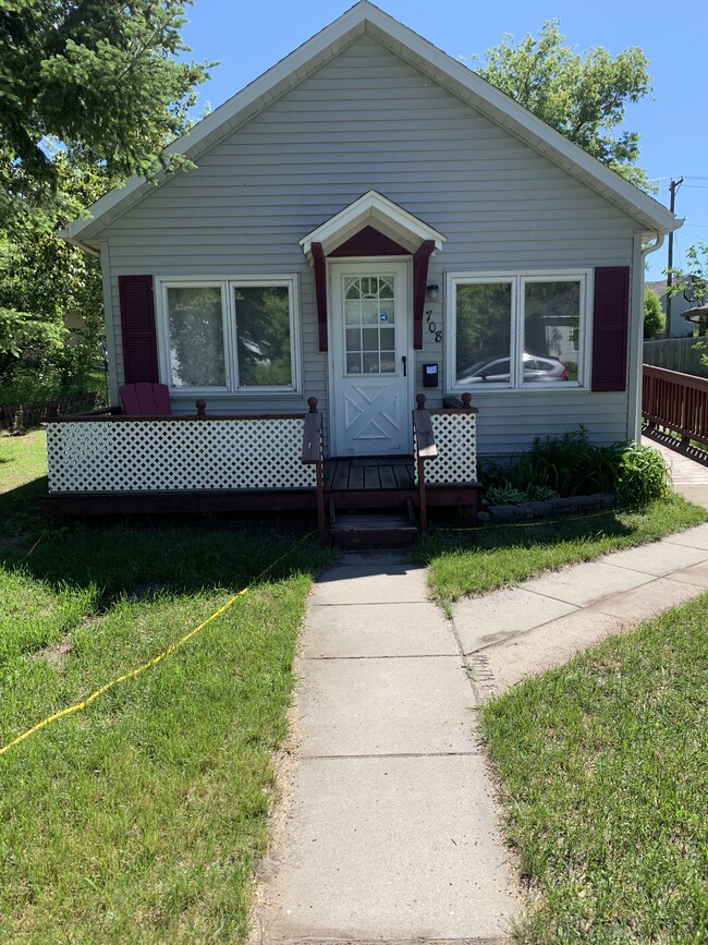 708 Mississippi Ave NW in Bemidji, MN - Foto de edificio - Building Photo