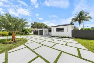 1305 N 31st Rd in Hollywood, FL - Building Photo