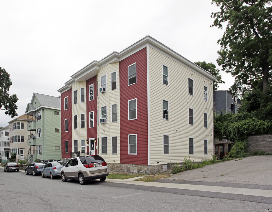 197 Dewey St in Worcester, MA - Foto de edificio