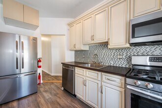 6114 Highland Pl in West New York, NJ - Building Photo - Building Photo