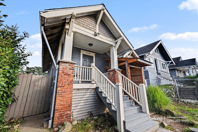 4748 7th Ave NE in Seattle, WA - Building Photo - Building Photo