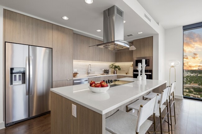 Hanover Brazos Street in Austin, TX - Foto de edificio - Building Photo