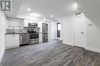 600-600 St Clarens Ave in Toronto, ON - Building Photo - Building Photo