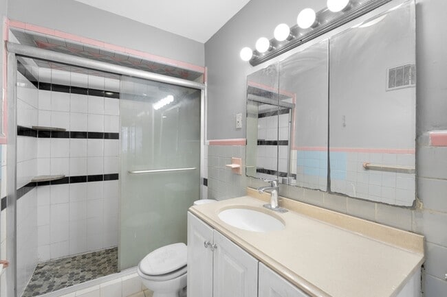 6113 Washington St in West New York, NJ - Building Photo - Building Photo