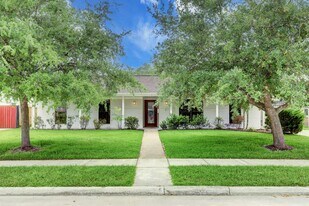 5419 Dumfries Dr in Houston, TX - Building Photo