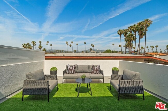 property at 1409 N Hobart Blvd