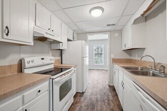 3915 Valley Ct in Winston-Salem, NC - Building Photo - Building Photo