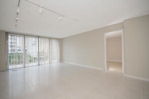 3575 S Ocean Blvd-Unit -411 in Palm Beach, FL - Building Photo - Building Photo