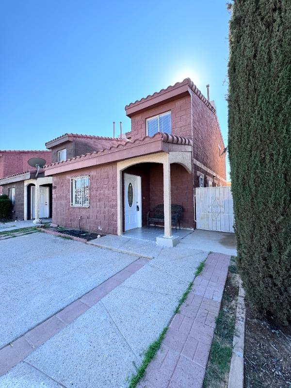 3593 Waterspring Way in El Paso, TX - Building Photo - Building Photo