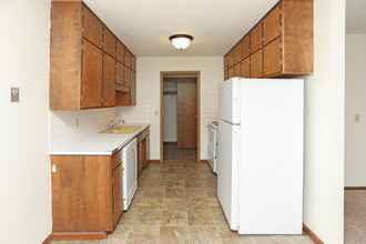 Bison Arms Apartments in Fargo, ND - Building Photo - Interior Photo