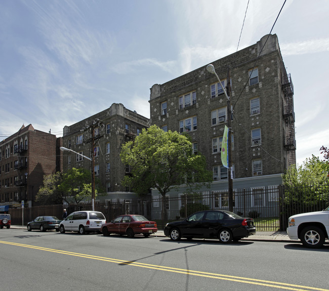 Forest Court Apartments