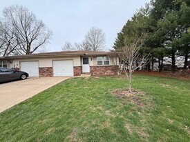 223 N 3rd St in Hanna City, IL - Building Photo