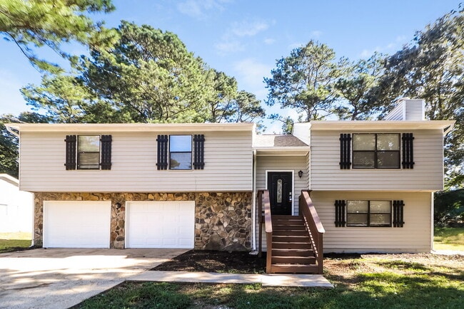 property at 3824 Princess Ct