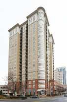 325 E Paces Ferry Rd NE Apartamentos