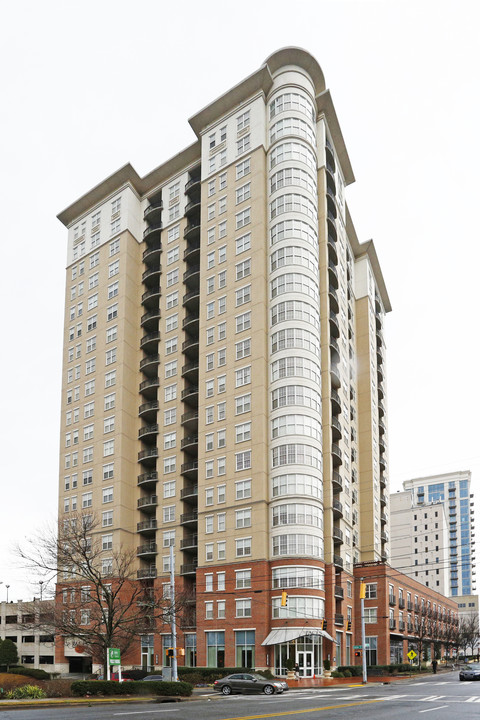 Paces 325 in Atlanta, GA - Building Photo