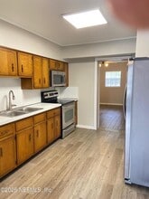 8929 MacArthur Ct S in Jacksonville, FL - Foto de edificio - Building Photo