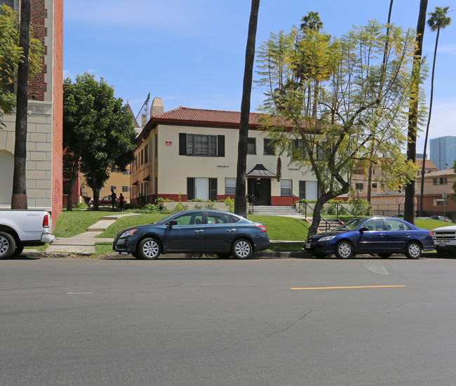 456 S Kenmore Ave in Los Angeles, CA - Foto de edificio - Building Photo