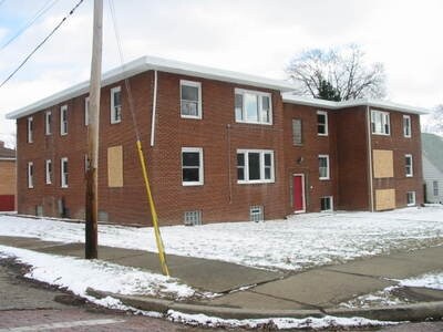 1944 Rowland Ave NE in Canton, OH - Building Photo