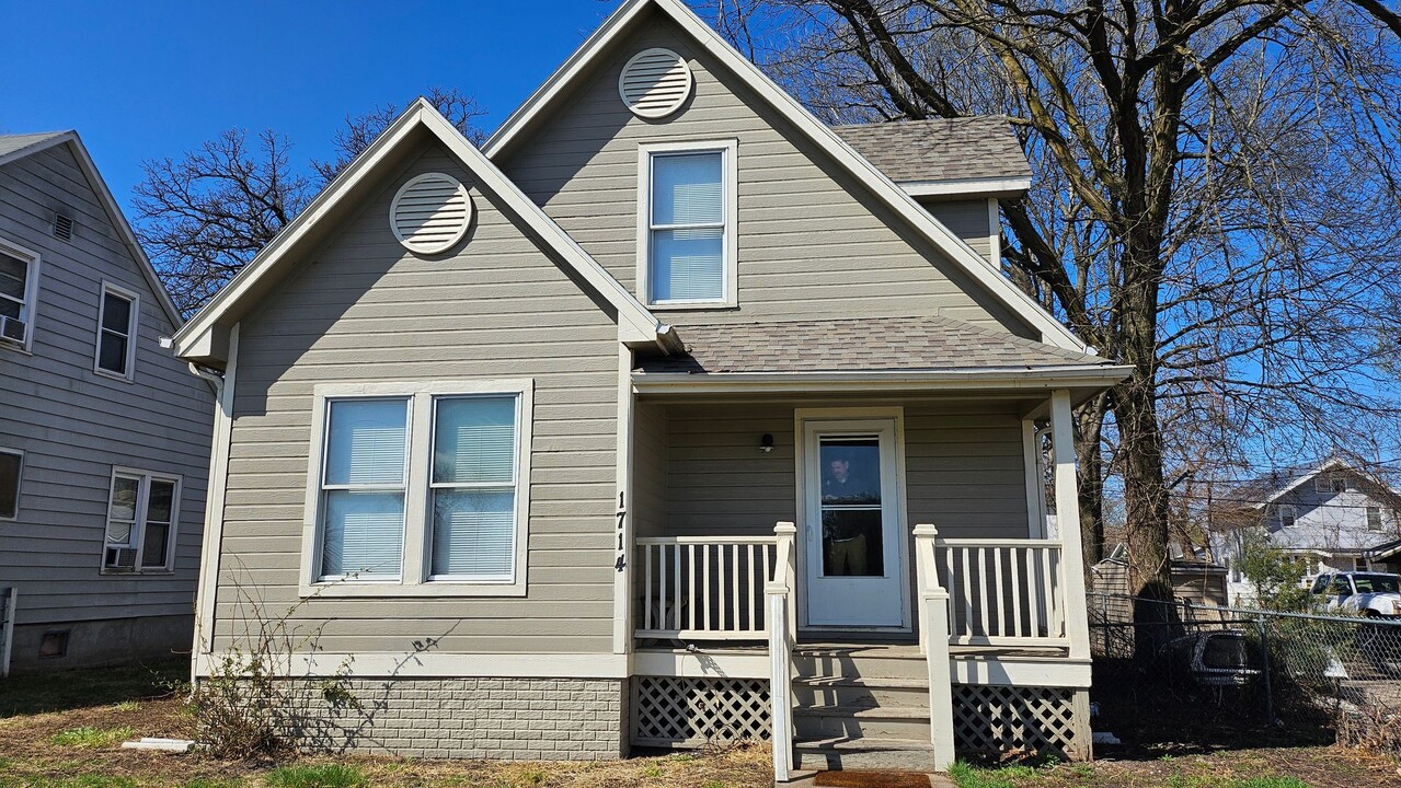 1714 11th St in Des Moines, IA - Building Photo