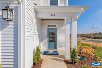 108 Ridgeline Dr in Waynesboro, VA - Building Photo - Building Photo