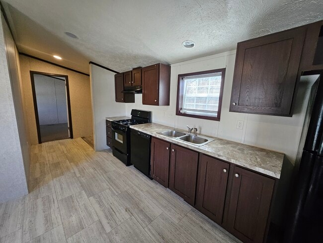 279 York Harbor in Springport, MI - Building Photo - Building Photo