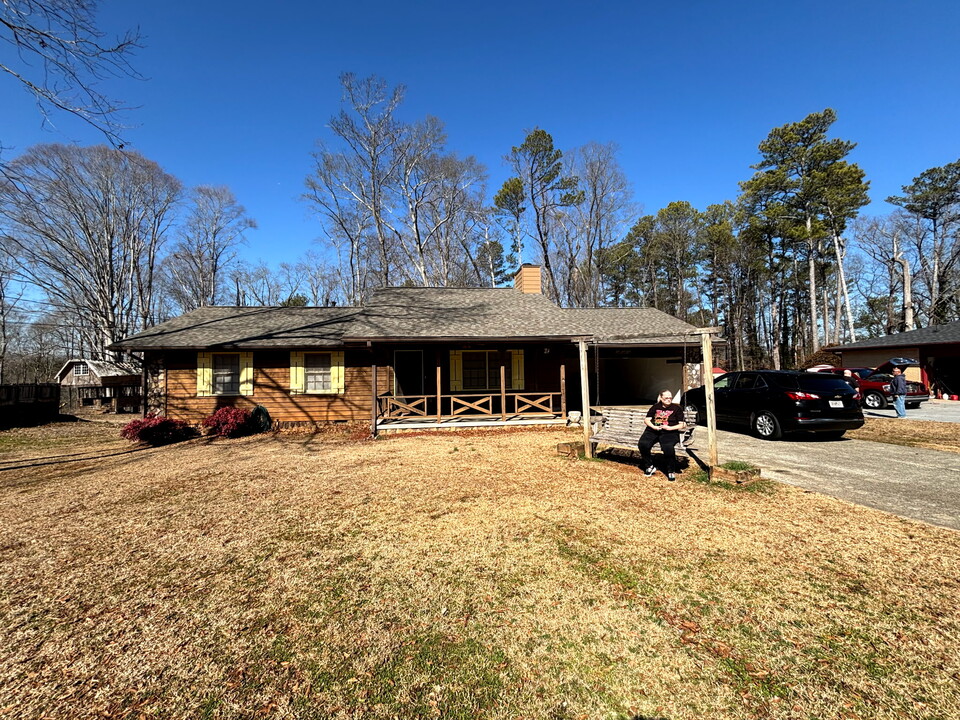 1566 Pine Cir in Lawrenceville, GA - Building Photo