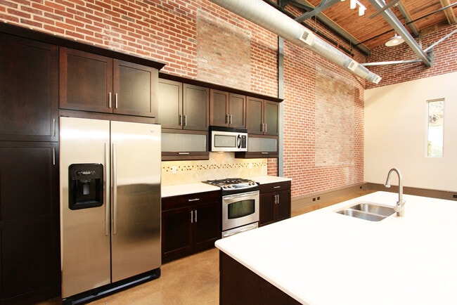 713 S Central St, Unit 104 in Knoxville, TN - Building Photo - Building Photo