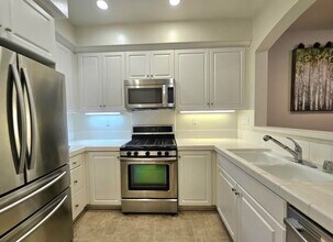 37 Bijou in Irvine, CA - Building Photo - Building Photo