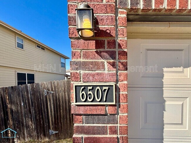 6507 Dancing Ct in San Antonio, TX - Building Photo - Building Photo