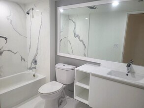 3208 Coral Lake Ln, Unit 3208 in Coral Springs, FL - Foto de edificio - Building Photo