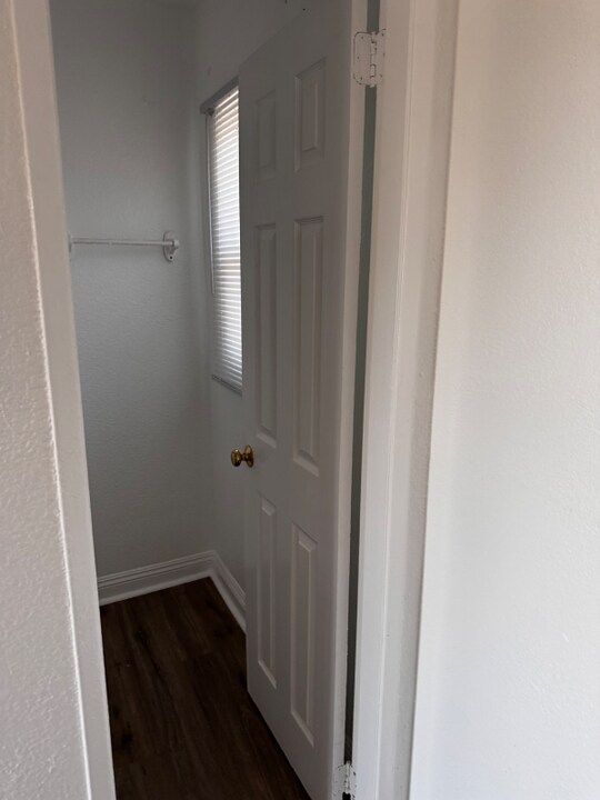 8557 Juniper Ave in Fontana, CA - Foto de edificio