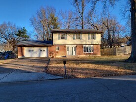 1305 Whitney Ln in Rolla, MO - Building Photo