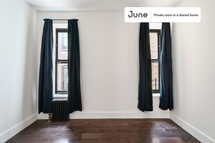 4 St Nicholas Terrace in New York, NY - Building Photo