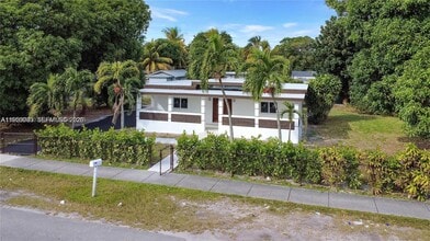 745 NW 140th St in Miami, FL - Building Photo - Building Photo
