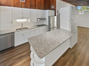 513 Flamingo Dr in Apollo Beach, FL - Building Photo - Building Photo