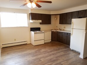 6 Losson Garden Dr-Unit -5 in Cheektowaga, NY - Building Photo - Building Photo