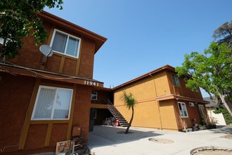 11941 Runnymede St in North Hollywood, CA - Building Photo - Building Photo